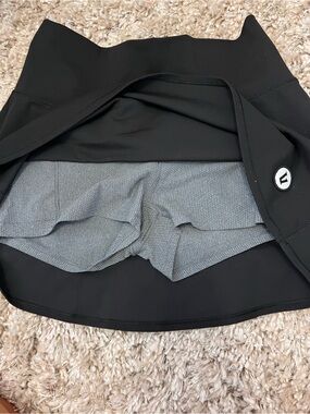Vuori skirt size small